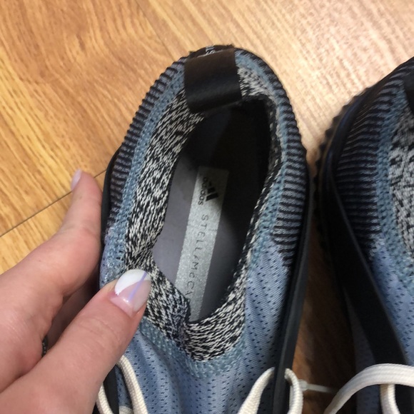 Shoes - Picture 2 of 5